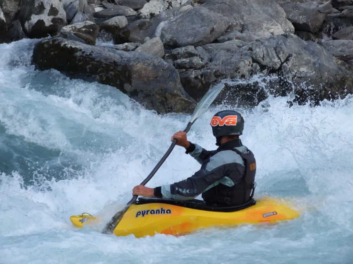 Mountain kayaking – where to start practicing this extreme sport?